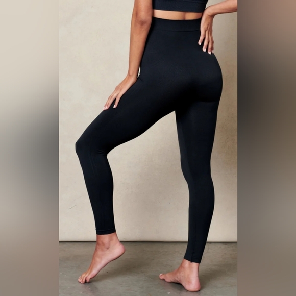 BLANQI Maternity Bundle -Shape wear Tank and Leggings. Size Medium - Picture 3 of 9